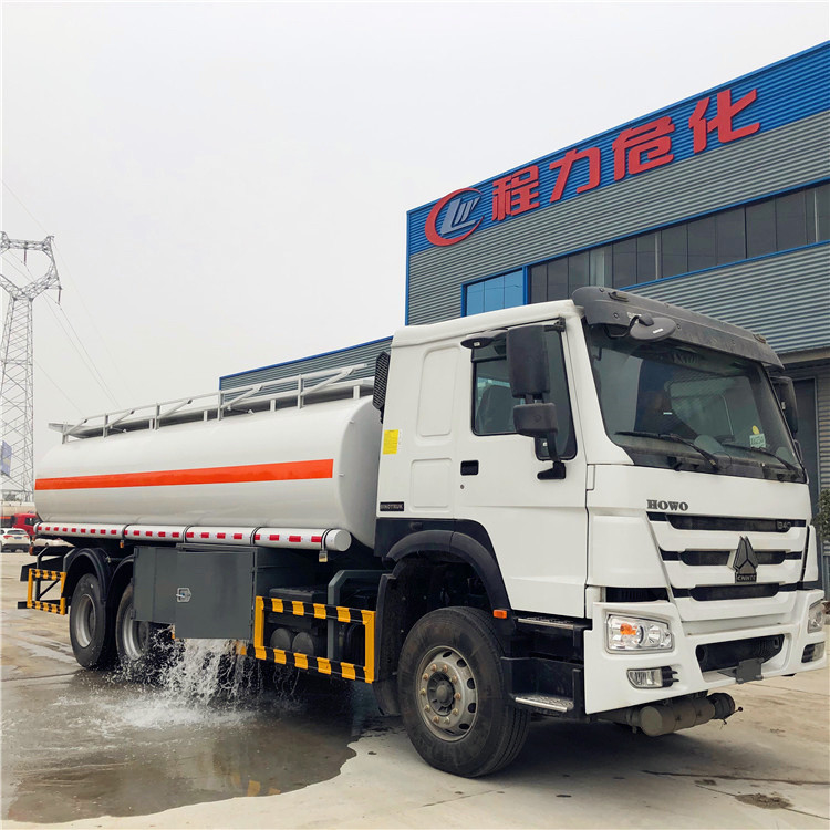 Sinotruk 20m3 Öllieferwagen 6*4 6000 Gallonen Treibstofffahrzeug zum Verkauf