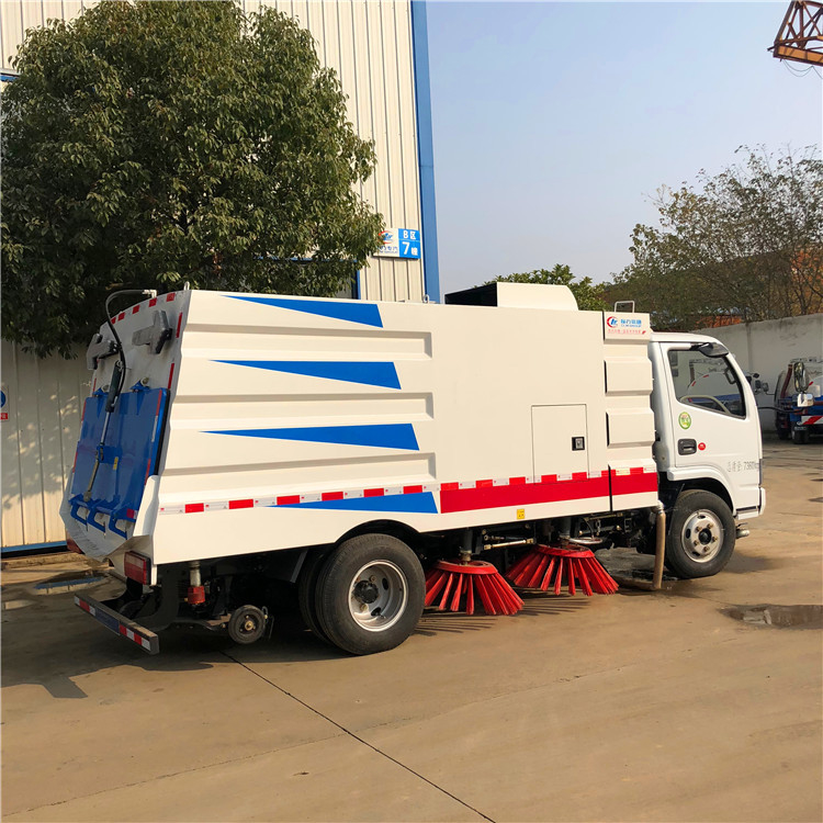 Dongfeng Straßenreiniger 5000 Liter Staubsauger Kleingröße Straßenwäscher