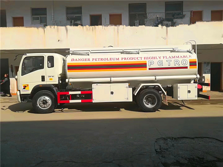 Brennstoffaufnahme-LKW des Flughafen-10m3 mobiler Öl-Tankwagen 10000L mit 90 km/h mit Brennstoff-Zufuhr