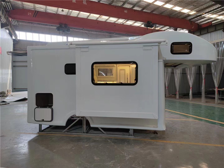 Kundengebundener weißer Kasten Camper-Shell Body Luxury Decoration Assemblings RV brachte an