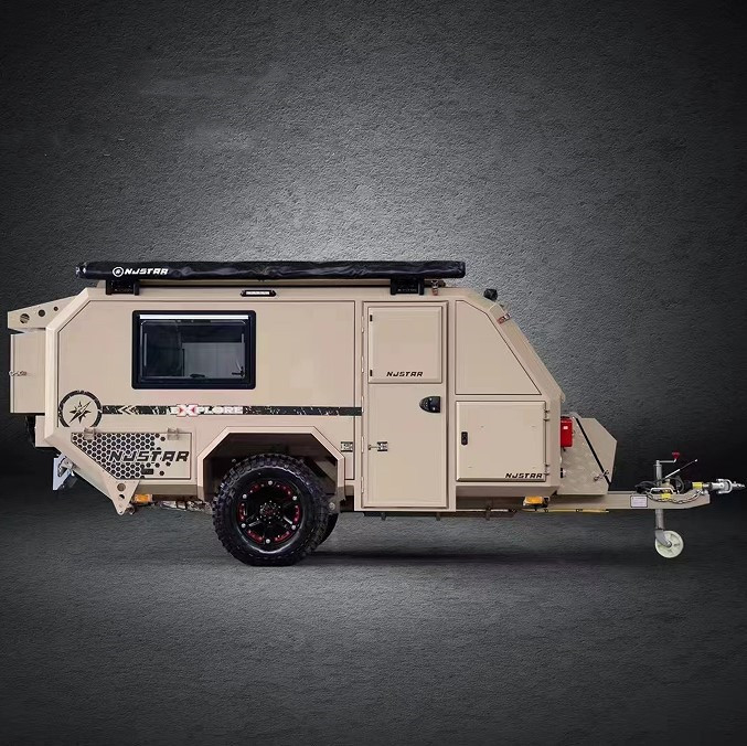 Weiße kleine Schlafzimmer des Off Road-Camper-Wohnwagen-1500kg 2 für Familien-Reisen das im Freien