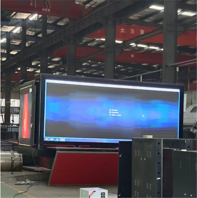 16ft 220V Mobile LED Display Truck 3 Seiten P4 Digital LED Truck mit Bildschirmheben
