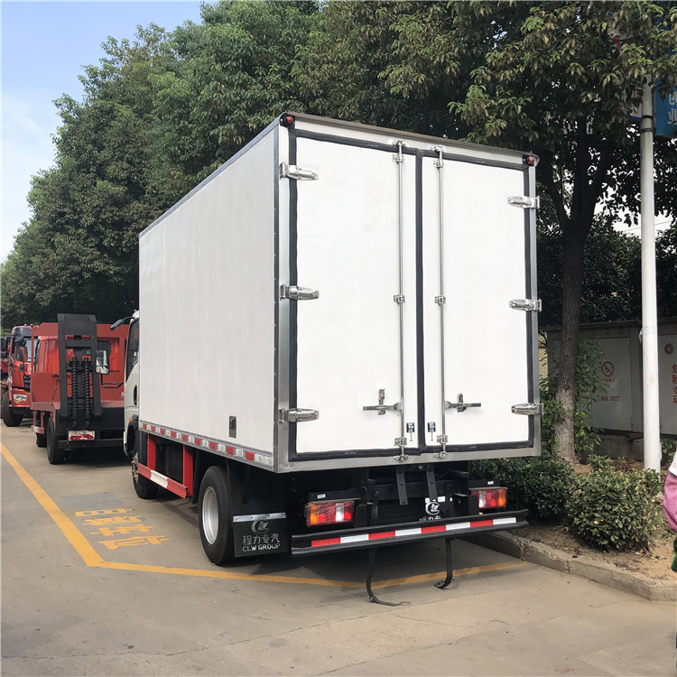 Feuergebührenpackwagen-Kasten-LKW 4x2 5 Ton Diesel Fuel Type der fracht-95km/H