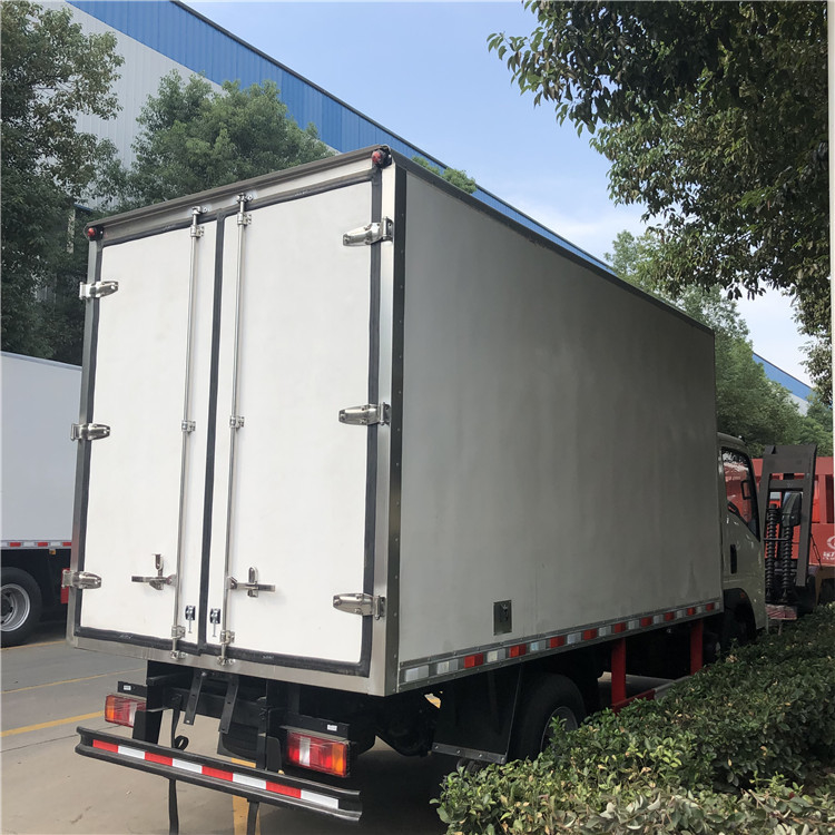 Feuergebührenpackwagen-Kasten-LKW 4x2 5 Ton Diesel Fuel Type der fracht-95km/H