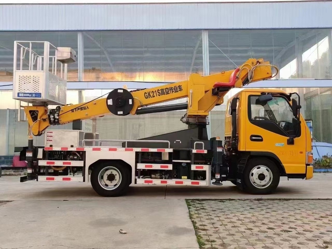 teleskopischer große Höhe-Funktions-LKW des 21m Eimer-Luftarbeit-Pritschenwagen-200kg