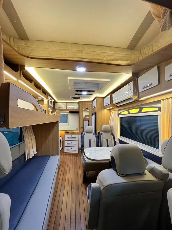 5995x2350x2950mm Wohnwagenwagen Van OEM Service Nackt mit Wachsen von Roro Schiff