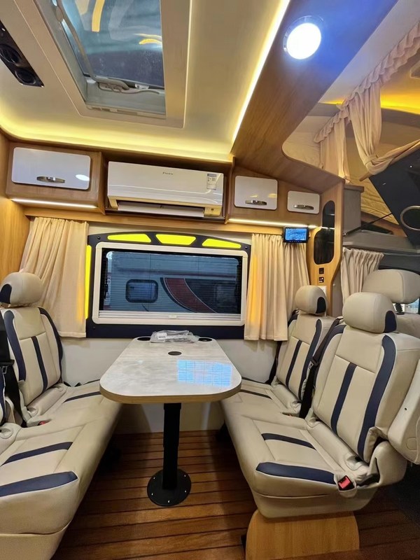 5995x2350x2950mm Wohnwagenwagen Van OEM Service Nackt mit Wachsen von Roro Schiff