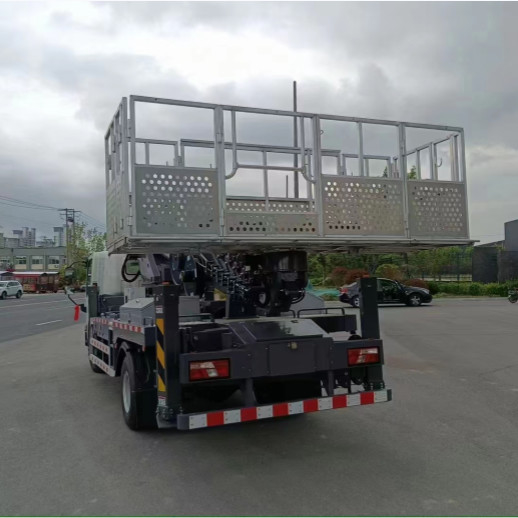 China JMC 1385/1425 Vordere / hintere Traktorbasis Luftarbeitsplattform Lkw Diesel