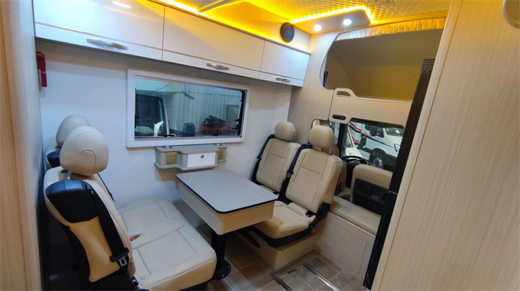 Custom YUEJIN 4x2 Luxus Wohnmobil Urlaubswagen / Wohnwagen Verkauf in Saudi-Arabien