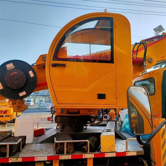 132 PS Euro 5 Luftarbeitsplattform-Lkw von Dongfeng Vielseitig und effizient