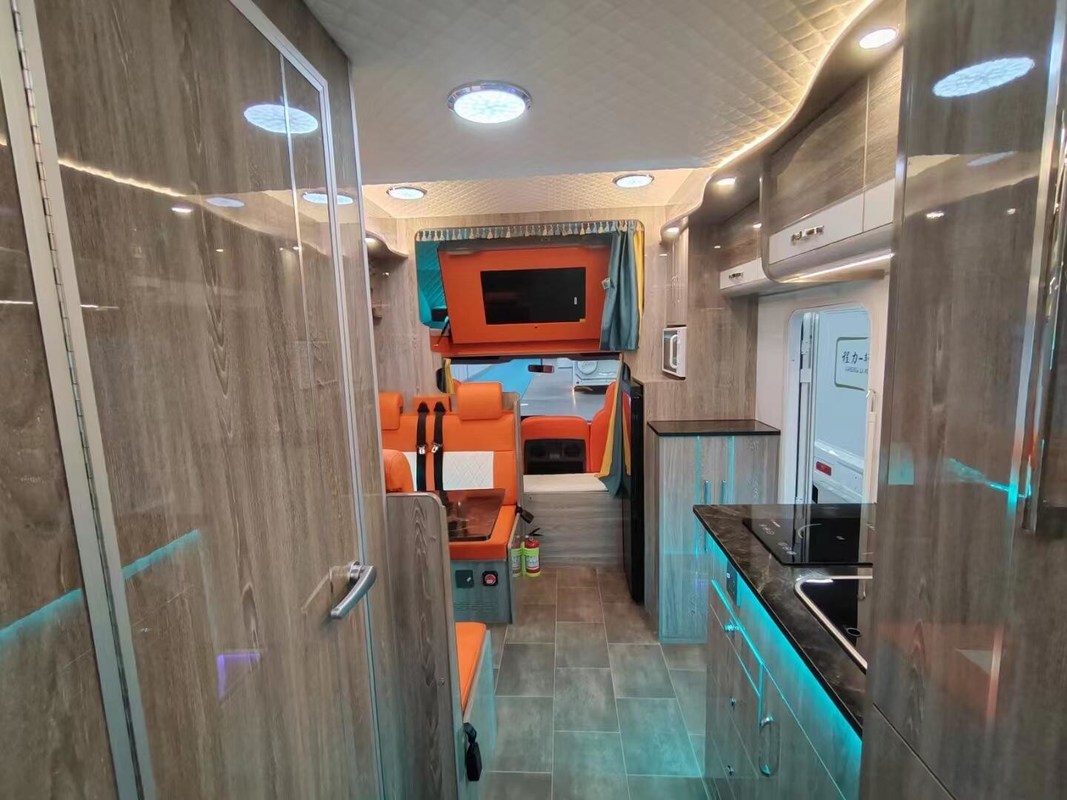 Rv Caravan Yuejin S500 Modell C Wohnmobil mit Schlafplatz für 4-6 Personen - CLW OE NO