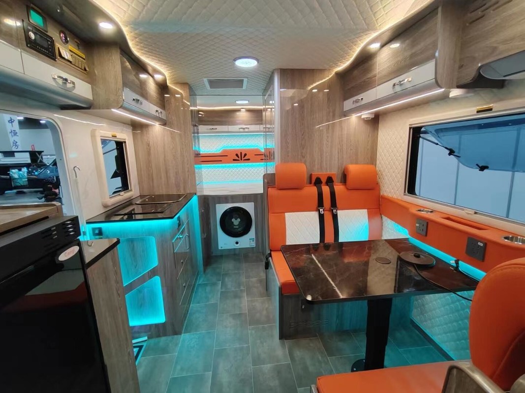 Rv Caravan Yuejin S500 Modell C Wohnmobil mit Schlafplatz für 4-6 Personen - CLW OE NO