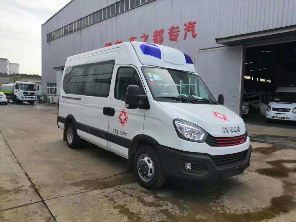Plush Ambulanz 2800mm mobiler Krankenhaus-Lkw mit fortschrittlichen Funktionen und 215/75R16LT Reifen Spezifikation