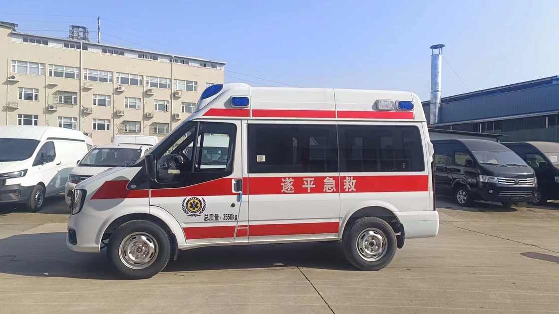 China 4*2 Dieselmotor Notfallwagen GVW 3510 Kgs Krankenwagen für Fahrzeuge