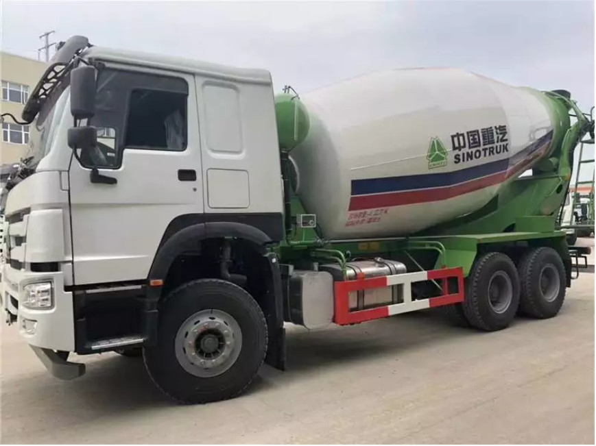 13870kg Gewicht 6*4 Antriebsform Beton-Zementmischer-Lkw mit 12.00R20 Stahldrahtreifen