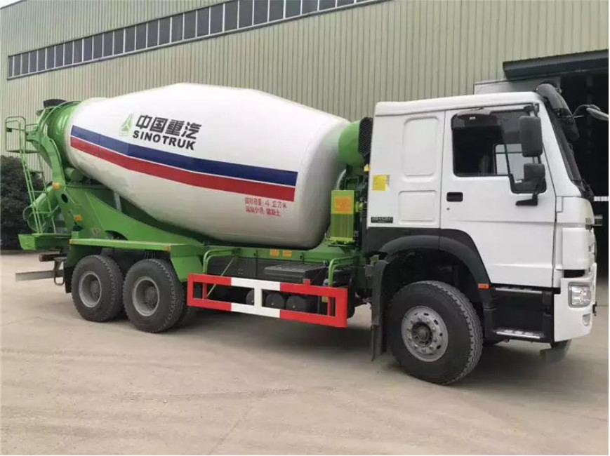 13870kg Gewicht 6*4 Antriebsform Beton-Zementmischer-Lkw mit 12.00R20 Stahldrahtreifen