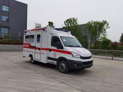 3300 Bruttogewicht des Fahrzeugs 4x4 Notfallwagen mit Handgetriebe