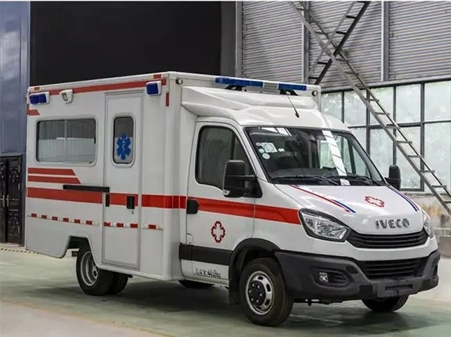 3300 Bruttogewicht des Fahrzeugs 4x4 Notfallwagen mit Handgetriebe