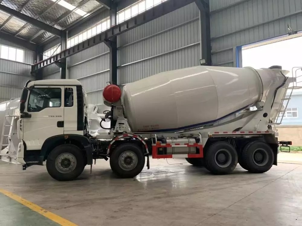 12 14 15 Cu Ft Zementmischer 10 Geschwindigkeit Vorwärts 2 Rückwärts SINOTRUK HOWO Schlammmischwagen