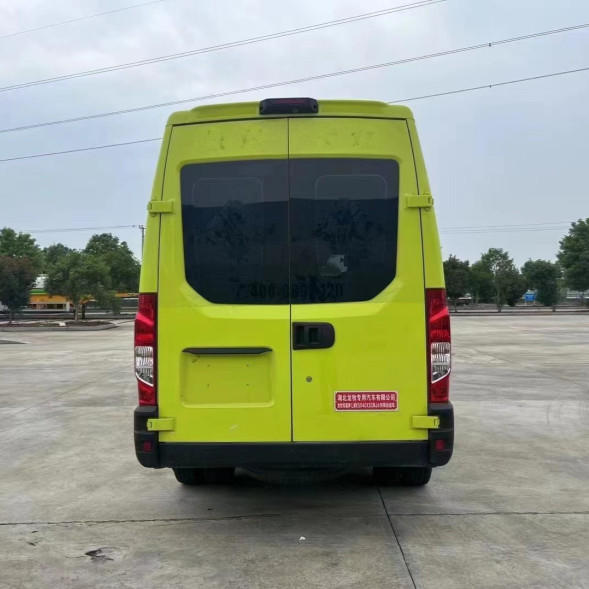 4*2 Iveco Krankenwagen Euro 6 klassisches Notfall-Rettungsfahrzeug mit maximaler Geschwindigkeit von 145 km/h
