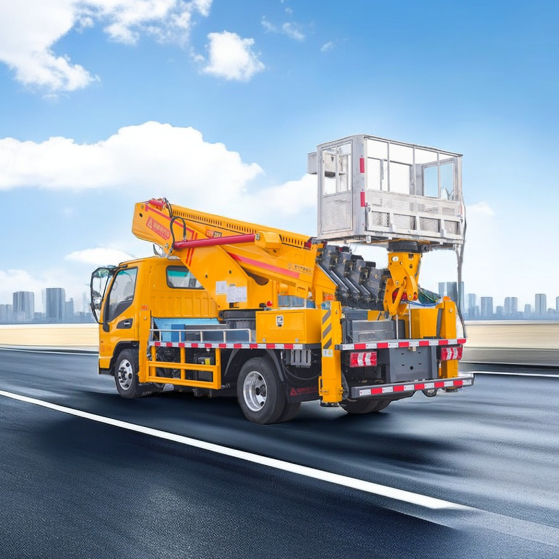 Isuzu 85KW Luftarbeitswagen Eimerwagen 200kg Last 5-Geschwindigkeits-Handwerk Hexagonal Jib Strobe Licht