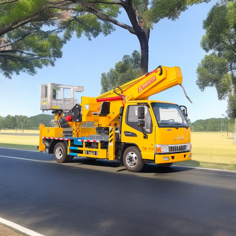 Isuzu 85KW Luftarbeitswagen Eimerwagen 200kg Last 5-Geschwindigkeits-Handwerk Hexagonal Jib Strobe Licht