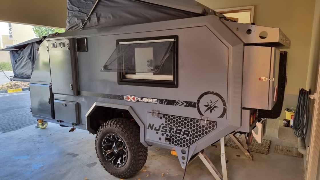 16ft Off-Road Folding Camper Trailer mit einer Kapazität von 2 Erwachsenen & 2 Kinder Reisetrailer