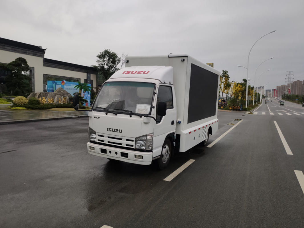 Isuzu P5 P6 P4 Lkw-montiertes LED-Display 3840*1728mm Mobil-LED-Bildschirm Anhänger 102 PS