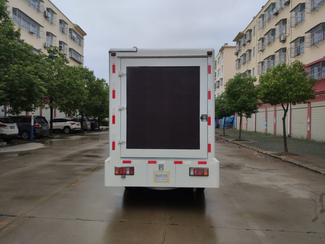 Isuzu P5 P6 P4 Lkw-montiertes LED-Display 3840*1728mm Mobil-LED-Bildschirm Anhänger 102 PS