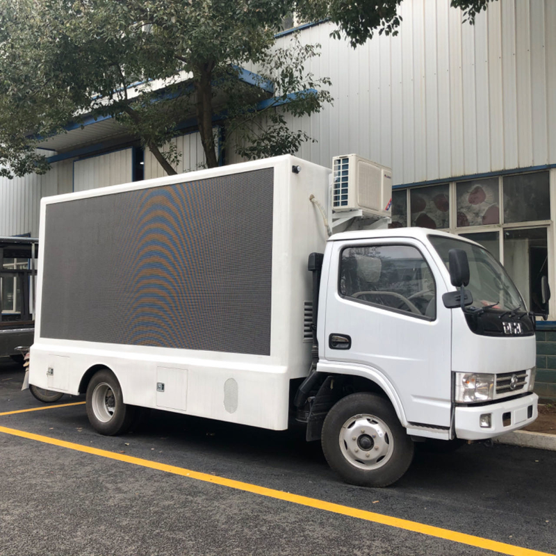 Dongfeng 4x2-LED-Fahrzeug mit Licht-Box-Glas und Outdoor-LED-Bildschirm