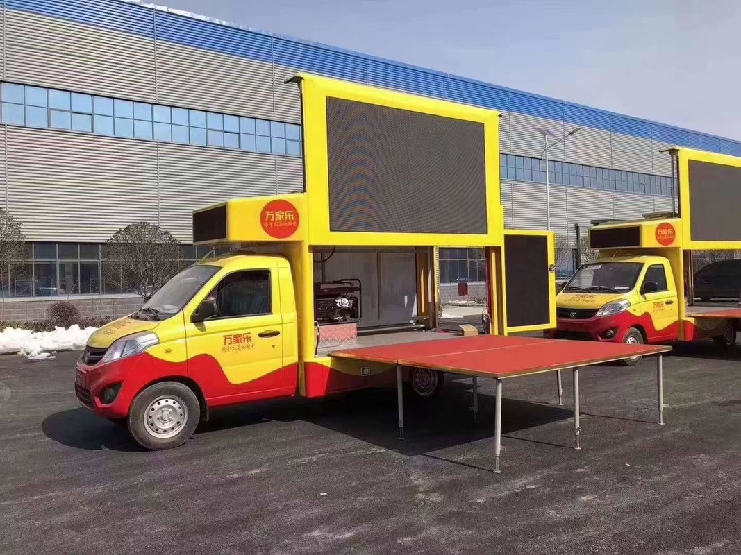 Kleines Werbefahrzeug der Marke Foton mit LED-Display Euro 6 Led Mobile Digital Advertising Sign Trailer