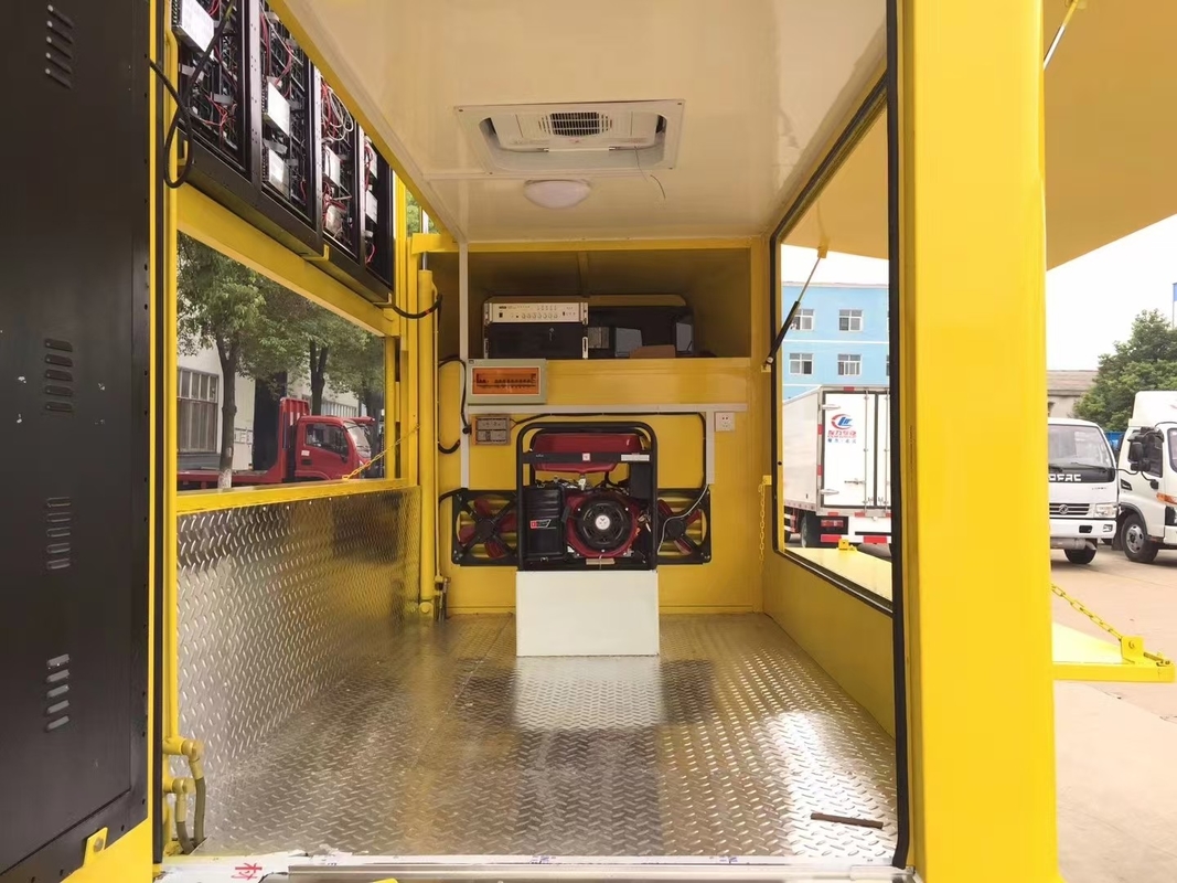 Kleines Werbefahrzeug der Marke Foton mit LED-Display Euro 6 Led Mobile Digital Advertising Sign Trailer